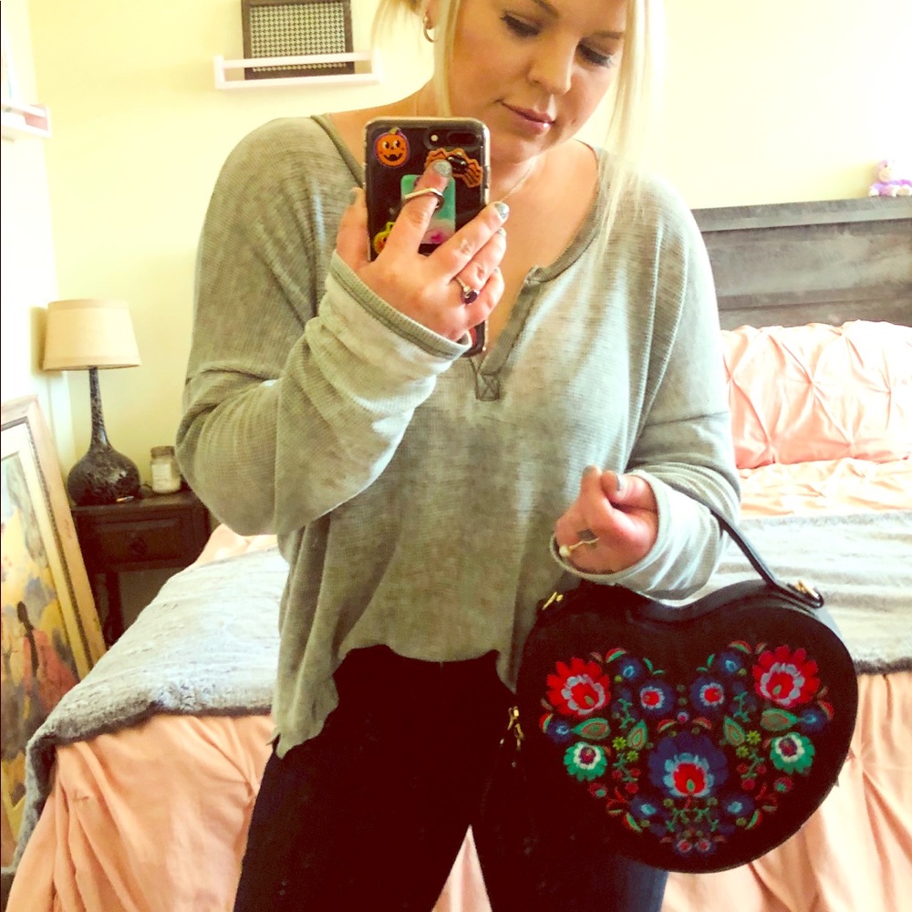 🖤 Heart Shape Satchel 🖤